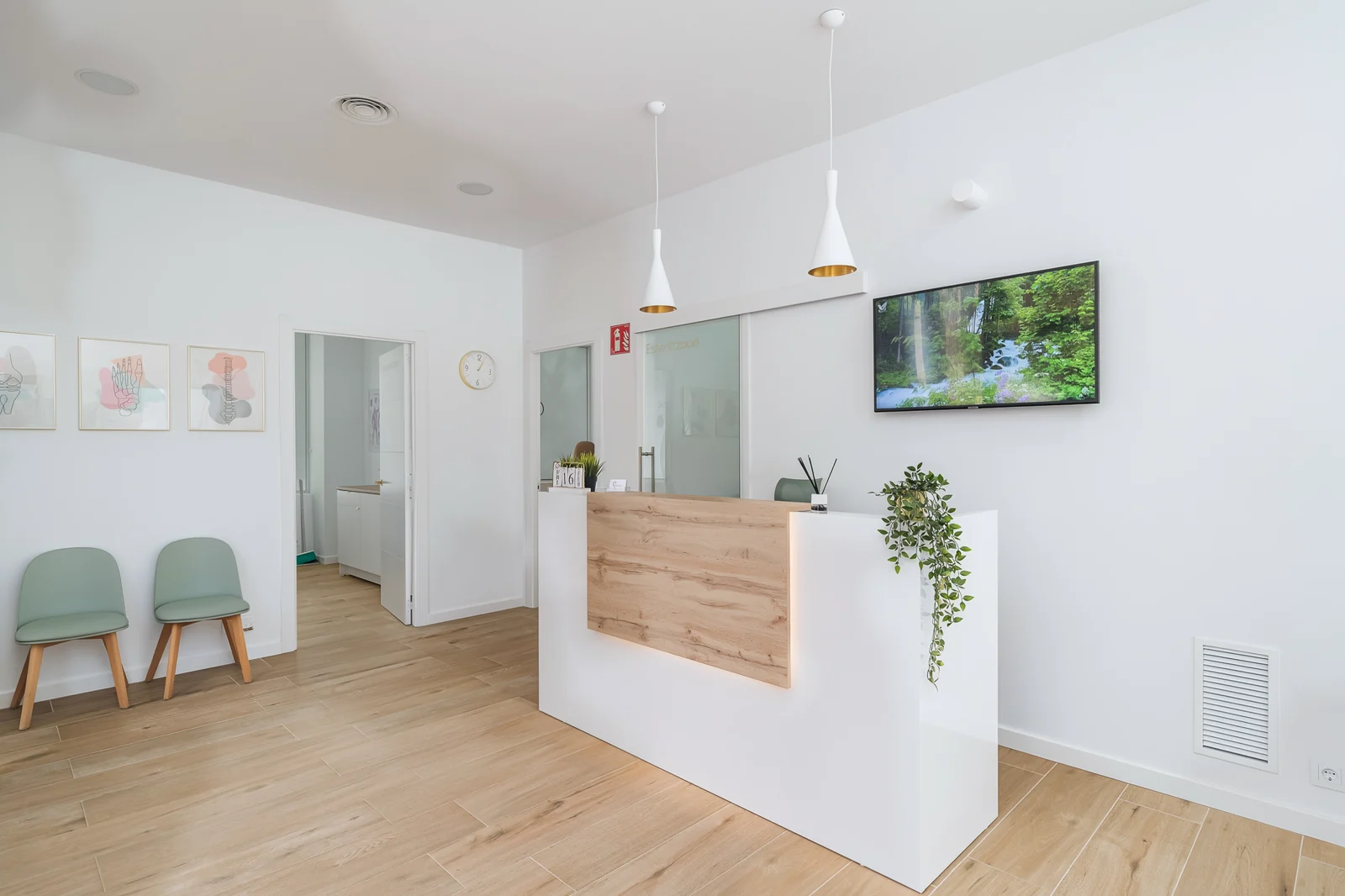 Recepción y sala de espera de Clínica del Peu Fòrum
